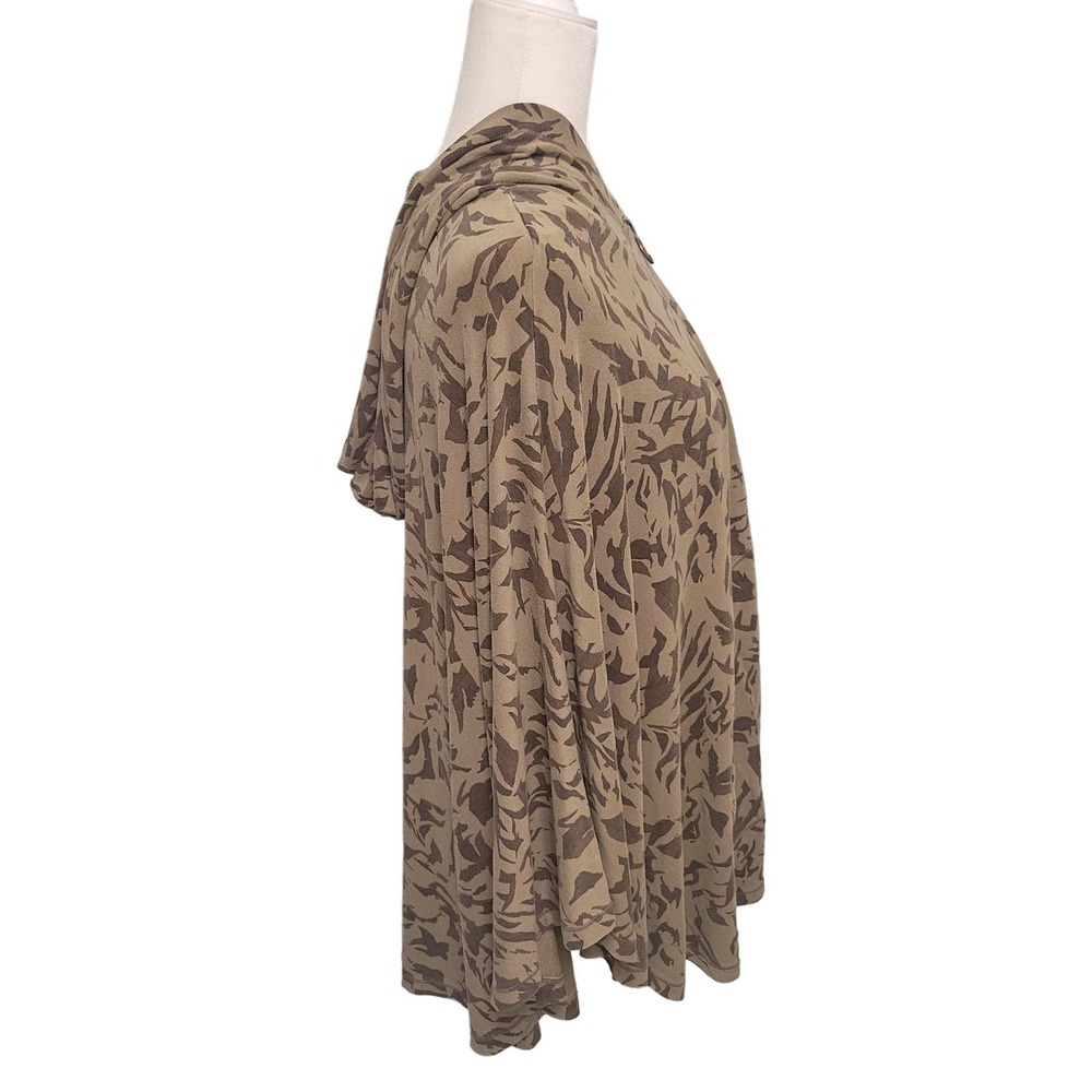 XCVI Camo Full Zip Pancho Cape With Pockets One - Picture 2 of 6